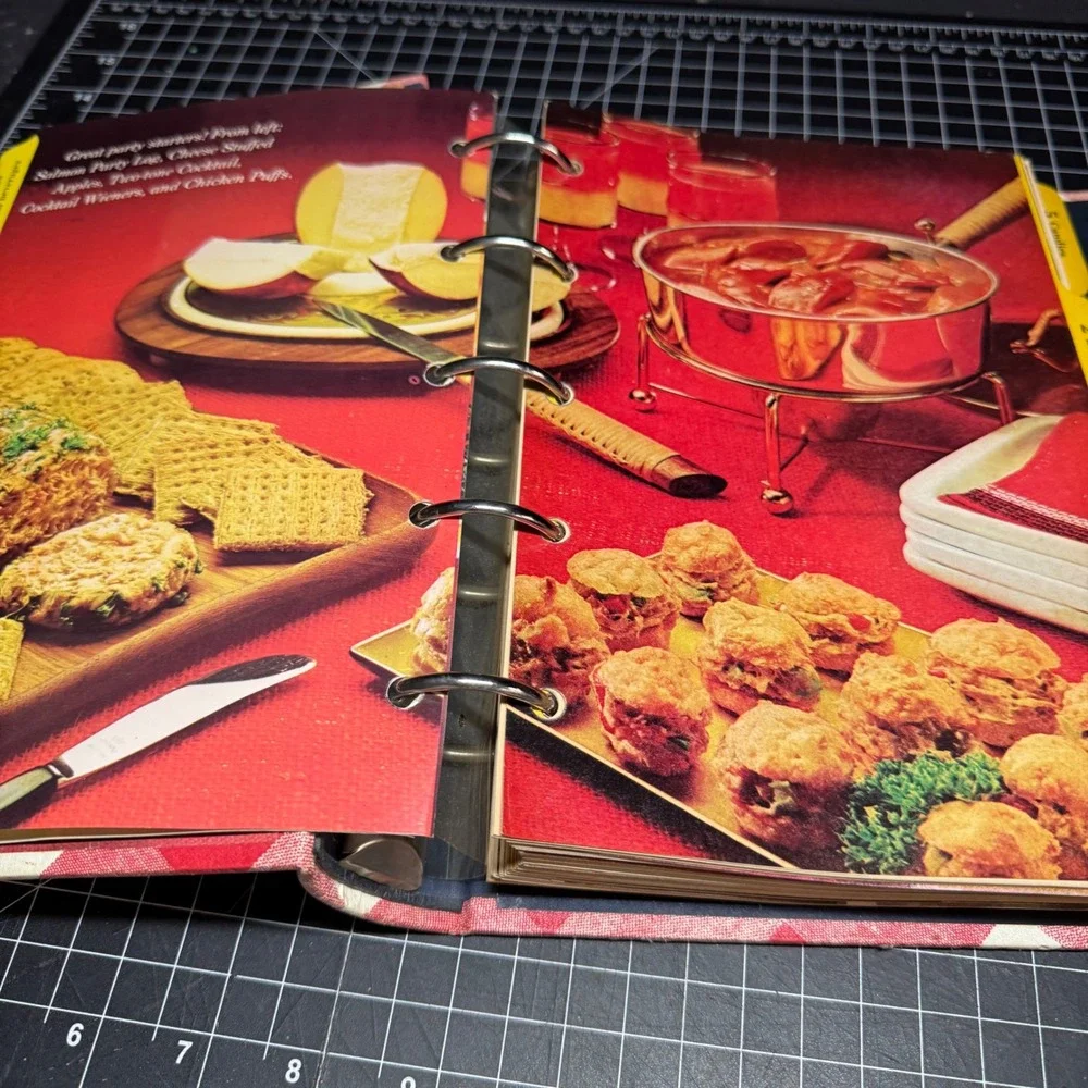 Better Homes and Gardens New Cook Book Vintage Red Gingham Plaid 5-Ring Binder